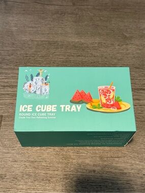 NEW**Ice Cube Tray - Round Ice Cube Tray